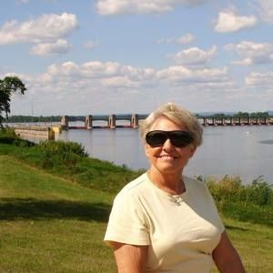 Meet your Posher, Gloria